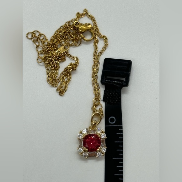 Stunning Pink 8mm Crystal made with Swarovski Crystals set in Gold Pendant - Picture 10 of 11